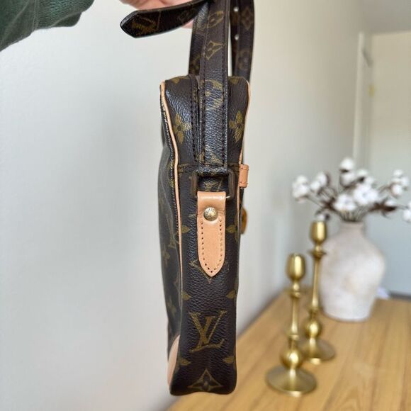 ✅AUTHENTIC✅LOUIS VUITTON DANUBE CROSSBODY BAG - Picture 7 of 16